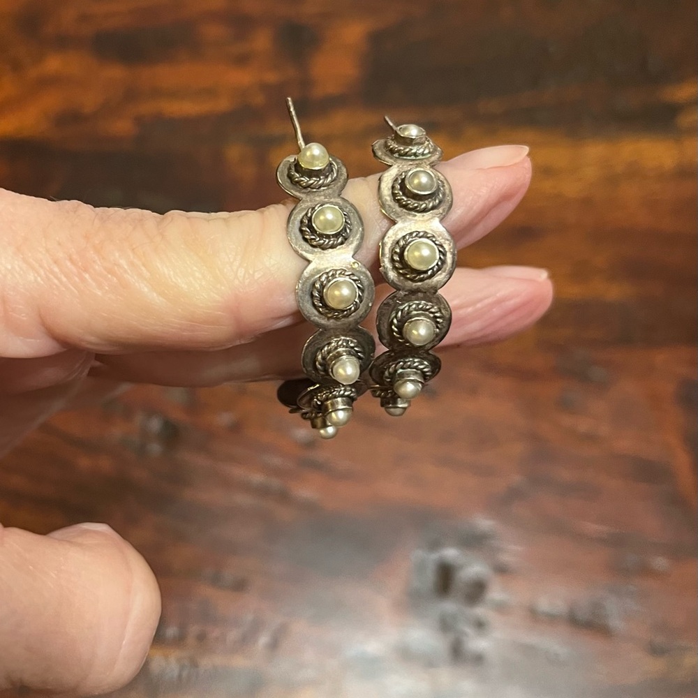 Vintage Sterling Silver and Pearl Hoop Earrings Chic Edgy Native American vibes - Picture 5 of 10
